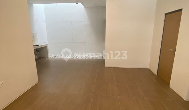 New BSD Terravia Adora House Type 7x12 with AC, 2-Car Carport + Canopy, 5 Minutes to Aeon Mall Eastvara New BSD Terravia Adora House Type 7x12 with AC, 2-Car Carport + Canopy, 5 Minutes to Aeon Mall Eastvara