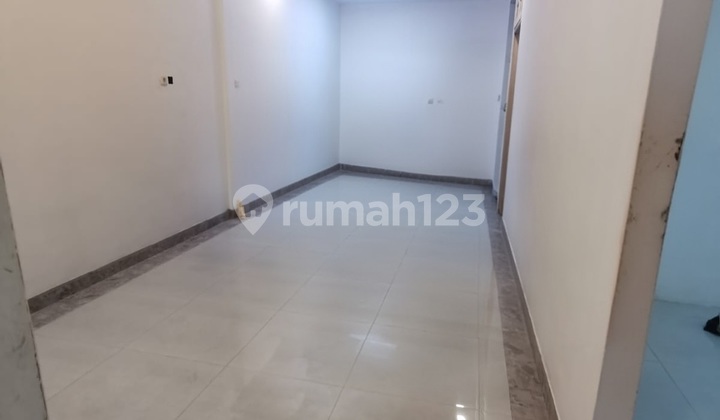 Rumah Di Modernland Cluster Taman Bunga Rumah Baru Renovasi, Cakeppp Siap Huni Lt 7x15 105m2 >>bangunan Lantai Kt 3km 2 Shm On Hand Hadap Selatan Air Pamlistrik 2200 Watt 2