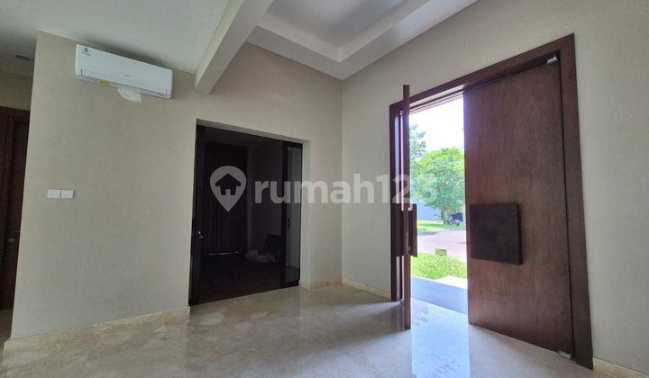 Luxury Modern Tropical House Cakepp
Location in BSD
Brand New BSD City
Land Area 340 m²
Building Area 350 m²
4+1 Bedrooms
4+1 Bathrooms
Open Space Ground Floor with Marble
Upper Floor with SPC
Teak Wood Doors and Stairs