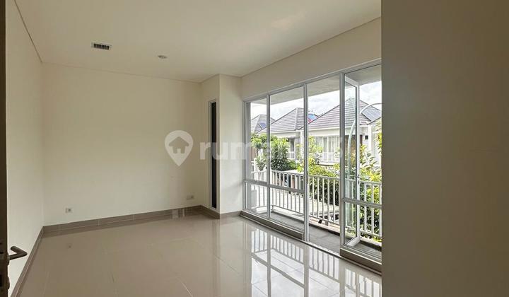 House in Nara Cluster
Land Area: 120 sqm (8 x 15)
Building Area: 116 sqm
Bedrooms: 3
Bathrooms: 3
Certificate: PPJB
Electrical Power: 5,500 Watt
Note: AC in each bedroom, AC in the living room, smart water heater, back terrace already tiled, kitchen set. 2