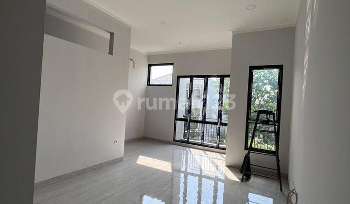 Rumah Baru Siap Huni Kavling Dki, Meruya Utara Cakepp Ukuran 5 X 25Lt: 125M Lb: 130M3 Bedroom3 Bathroom (Powder Room + 2)Kt+Km Pembantu Lantai Granit Sanitary Toto , Konstruksi Bata Merah, Fondasi Ceker Ayam