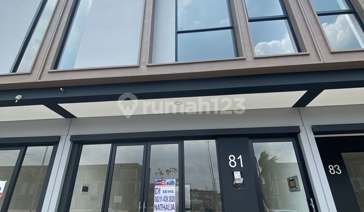 Ruko Baru Park Serpong Boulevard , Ruko 3 Lantai Lokasi Strategis Hadap Jalan Raya Lt 67,5 Meter2 5x13.5 Lb 165 Meter2 Kamar Mandi 3 Ada Tangga Di Samping Terpisah Harga Sewa 80 Juta Per Tahun Nego