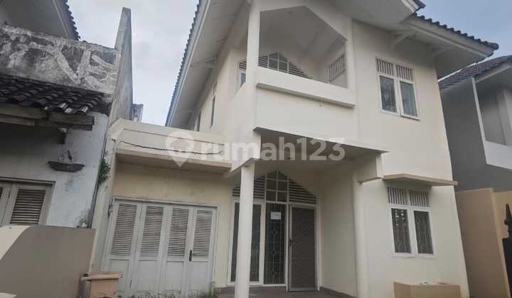 Taman Himalaya Jl. Gunung Pasifik, Lippo Karawaci