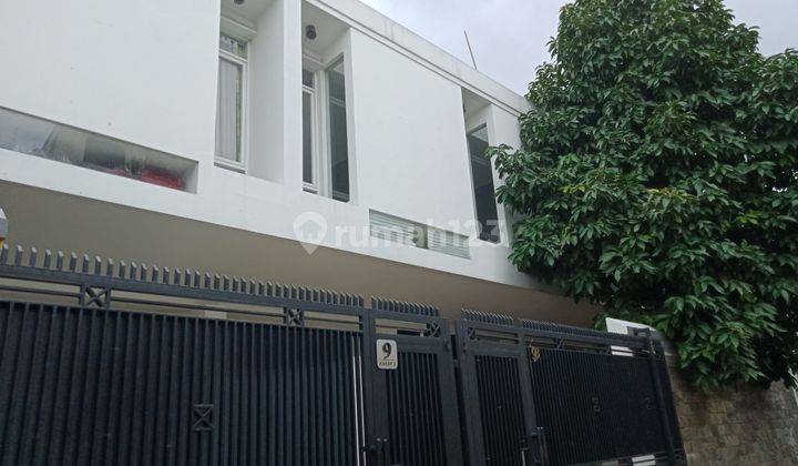 Rumah Bagus 2 Lantai di Rawamangun Dekat Halte Trans Jakarta, Jakarta Timur  1