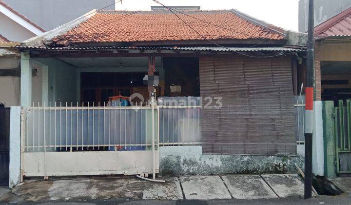 Rumah Lama Butuh Renovasi dekat Arion Mall Di Rawamangun Jakarta Timur 1