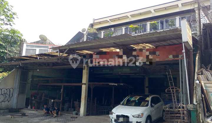 Dijual Cepat Tempat Usaha Berikut Rumah Tinggal Siap Pakai di Cimanggis, Depok, Jawa Barat