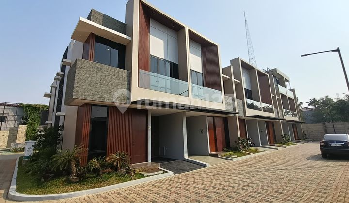 Rumah 2lt Di Meruya Kembangan Dekat Dengan Kampus Mercu Buana