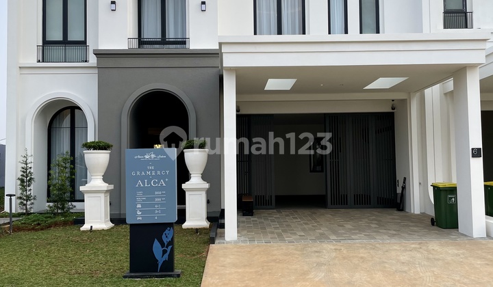 For Sale: Luxurious Marble-Full Millennial Home in Alam Sutera