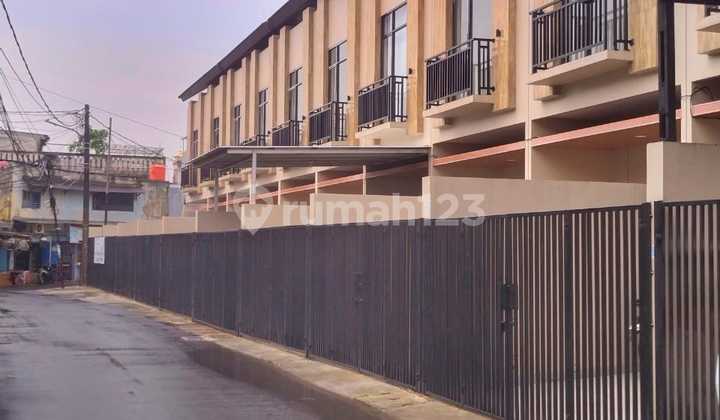 Rumah Murah 2lt Siap Huni Lokasi Strategis Dekat Stasiun Kereta