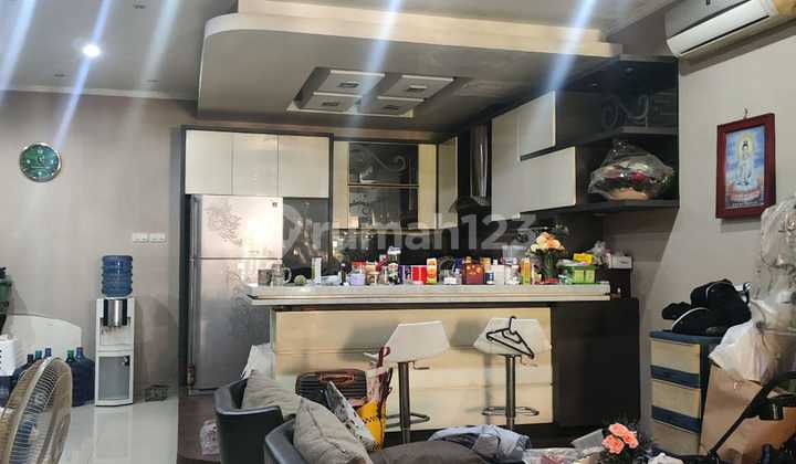 Ready-to-Occupy House in Puri Mansion Below Market Price 2