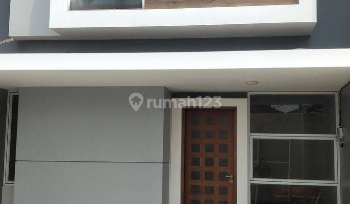 Rumah mewah modern 2 lantai siap huni 1