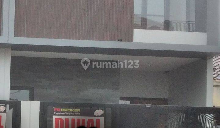 Rumah Eksvlusif 2 lantai siap huni di Jakarta Barat 1