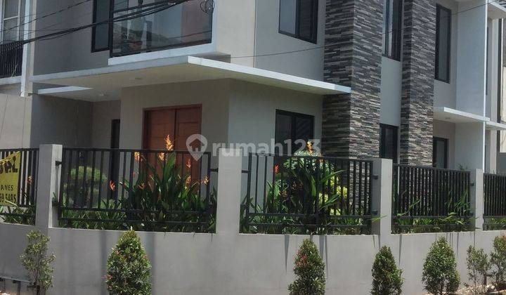 Dijual Rumah Mewah Modern 2lt Siap Huni Di Jakarta Barat. 1