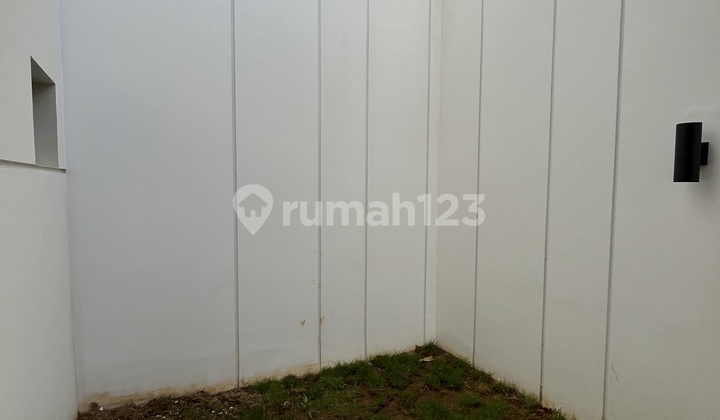 Rumah Eksclusif2 Lantai Siap Huni di Ujung Jakarta Barat Rumah Eksclusif2 Lantai Siap Huni di Ujung Jakarta Barat