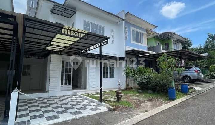 Beautiful Cluster House for Sale in Kota Wisata Beautiful Cluster House for Sale in Kota Wisata