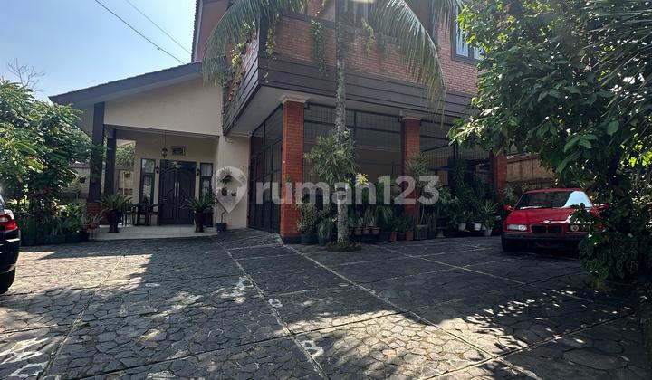 Dijual Rumah Cantik di JL. Raya Bukit Pelangi, Arah Rainbow Hills