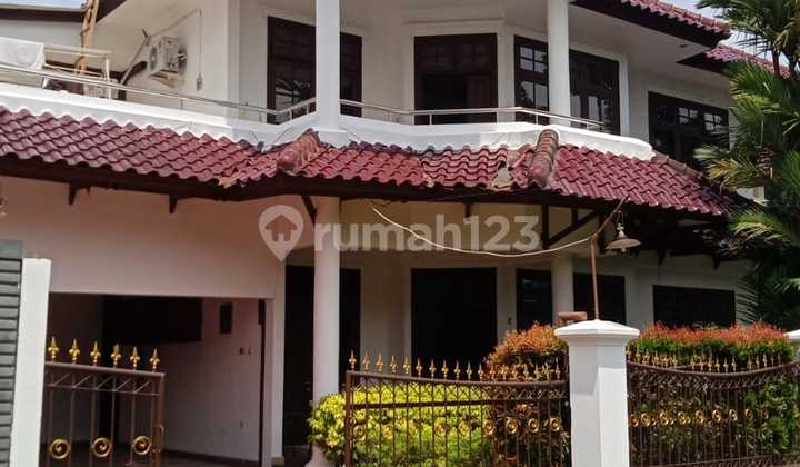 Rumah megah 2 lantai asri dan Bagus di Beji Timur Depok  1