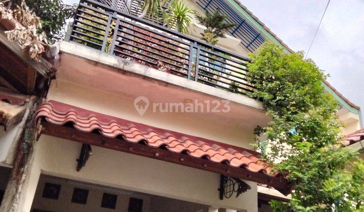 Rumah 2 lantai bernuansa Villa di Pesona Khayangan Estate Depok 2