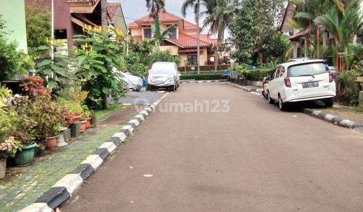 Rumah 2 lantai bernuansa Villa di Pesona Khayangan Estate Depok 2