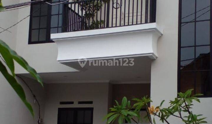 Rumah premium 2 lantai dekat area komersial Cinere 2