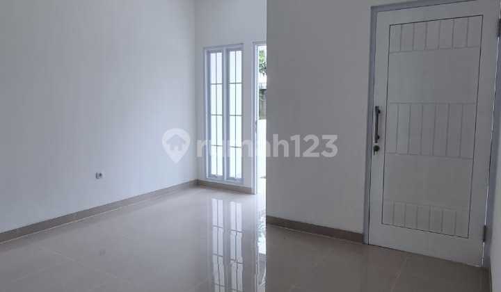 3-Story House in a Cluster at Lebak Bulus 2