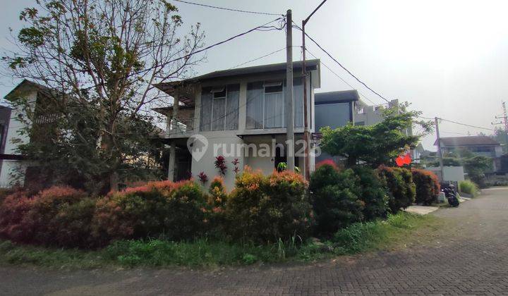 Rumah Dijual Modern 2 Lantai di Sayap Dago 2