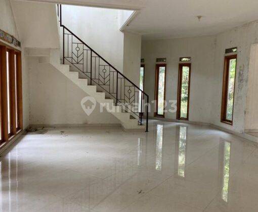 Rumah Dijual Minimalis Hitung Tanah di Setra Duta 2