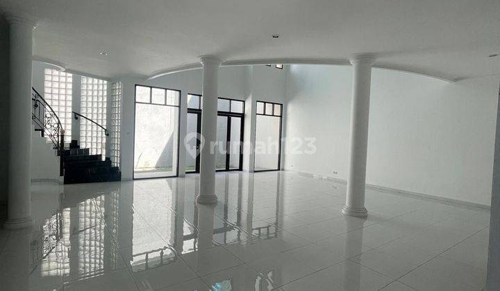 Rumah Dijual Cantik Klasik Modern di Batununggal 1