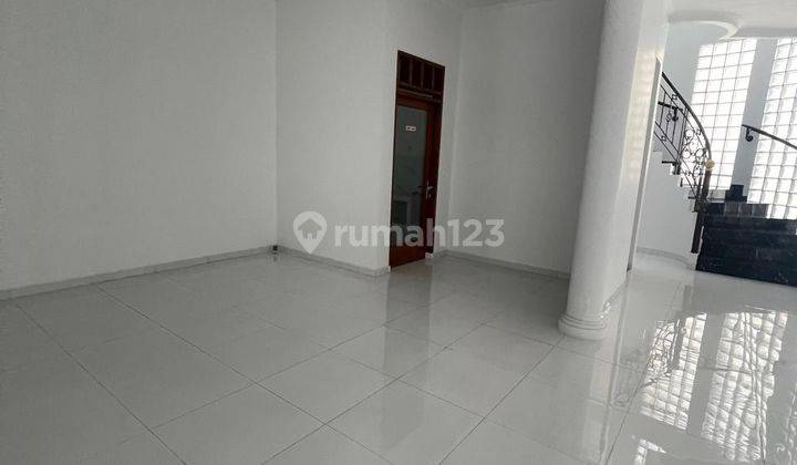 Rumah Dijual Cantik Klasik Modern di Batununggal 2