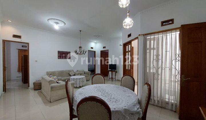 rumah nyaman modern lokasi di sayap dago  1