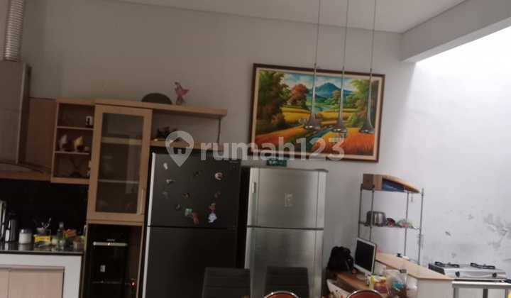 rumah bagus strategis di hoek sayap bkr 2 lantai rumah bagus strategis di hoek sayap bkr 2 lantai
