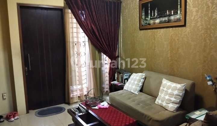 rumah nyaman modern di jalan kebon sirih  1