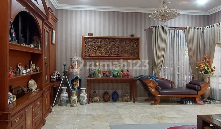 A large, comfortable, and luxurious hommey house in Sukajadi wing. A large, comfortable, and luxurious hommey house in Sukajadi wing.