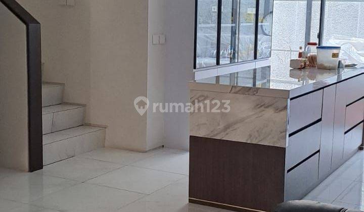 Rumah Minimalis 2 Lantai Full Renov di Kota Baru Parahyangan 2