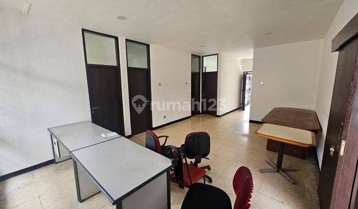 rumah besar asri cocok untuk kantor di sumber sari 1