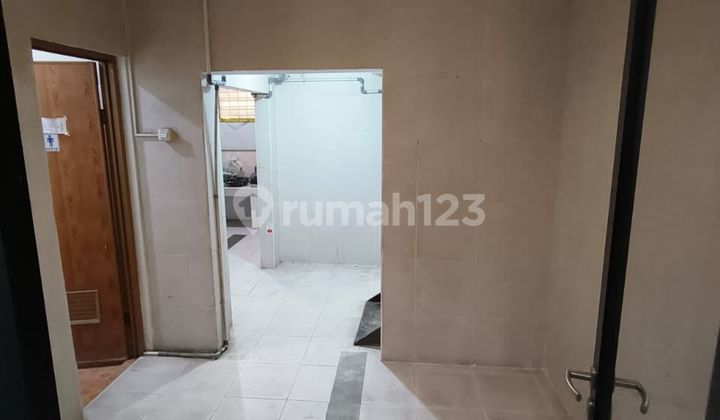 shop house suitable for business strategic location in Pasir Kaliki shop house suitable for business strategic location in Pasir Kaliki