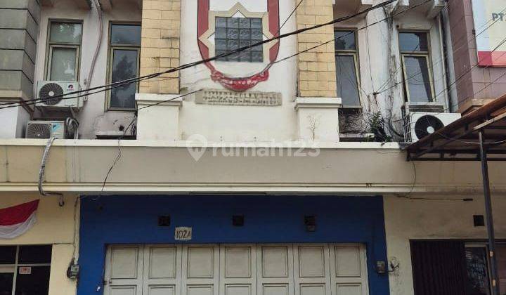 Ruko Lokasi Strategis 3 Lantai di Jalan Bkr 1