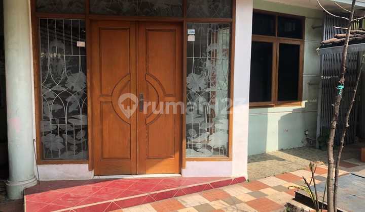 comfortable ready-to-occupy house in Batu Mas complex 2