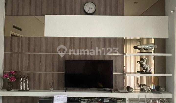 Rumah Nyaman Modern di Kota Baru Parahyangan