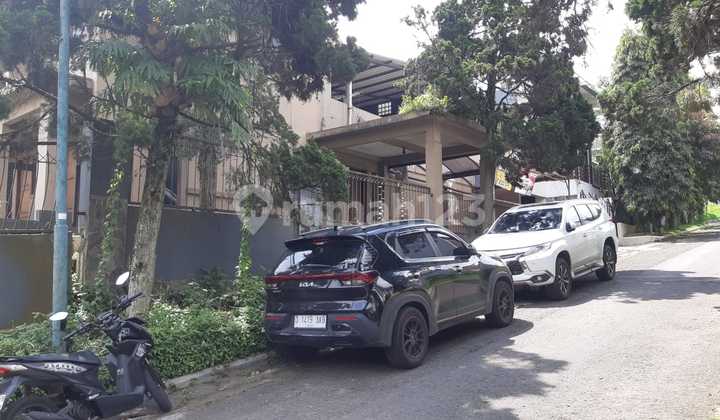 Rumah 2 Lantai di Komplek Perumahan Setra Duta 2