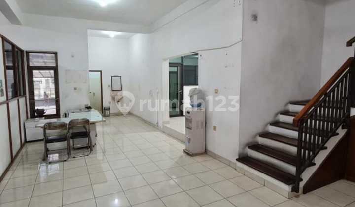 Rumah Plus Ruang Usaha Bagus Terawat di Sayap Setra Sari