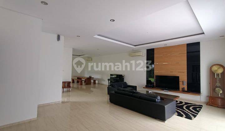 rumah lux hommey 3 lantai di kota baru parahyangan