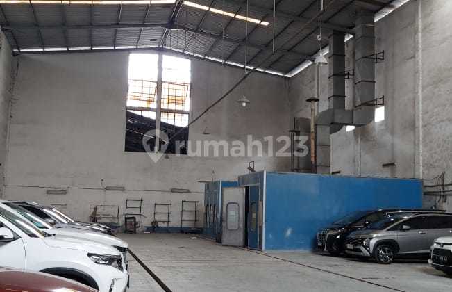 office space and warehouse on the main road soekarno hatta