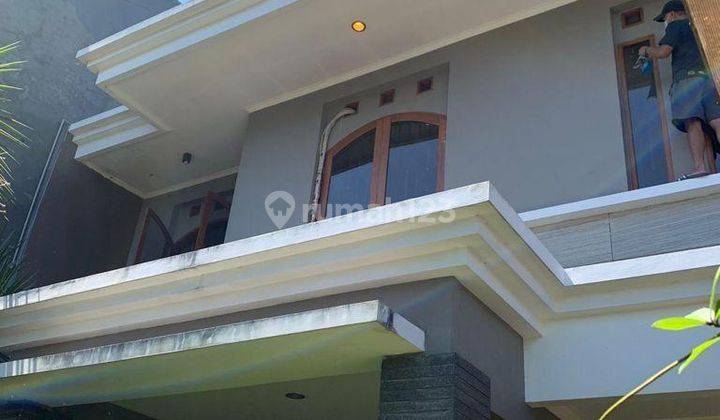 Rumah Nyaman Asri Lokasi di Setra Duta Strategis 2