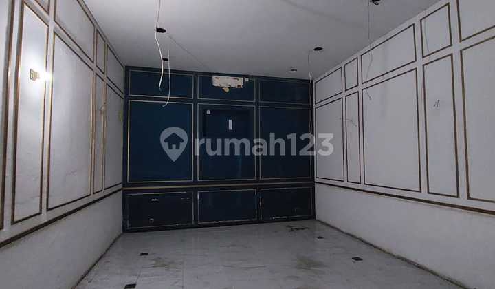 Ruang Usaha Lokasi di Sayap Dago Strategis Ruang Usaha Lokasi di Sayap Dago Strategis