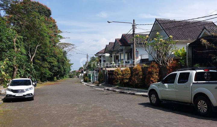 Rumah Disewa Modern Hommey di Setia Budi Regency 2