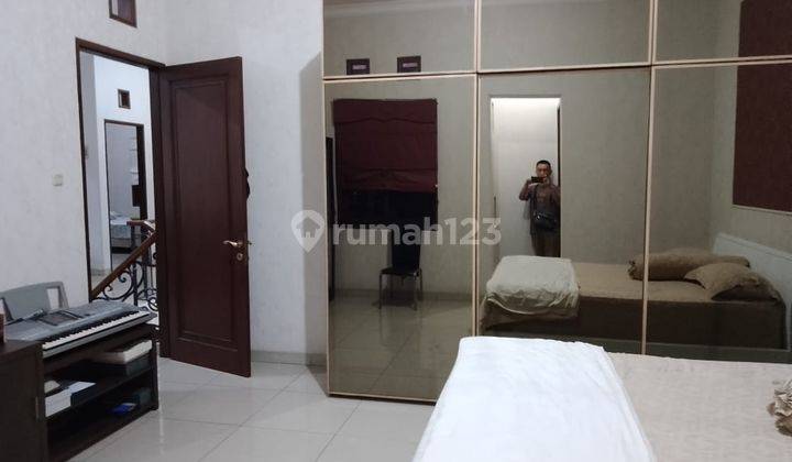 Disewakan Rumah Mewah Full Furnished di Podok Hijau 1