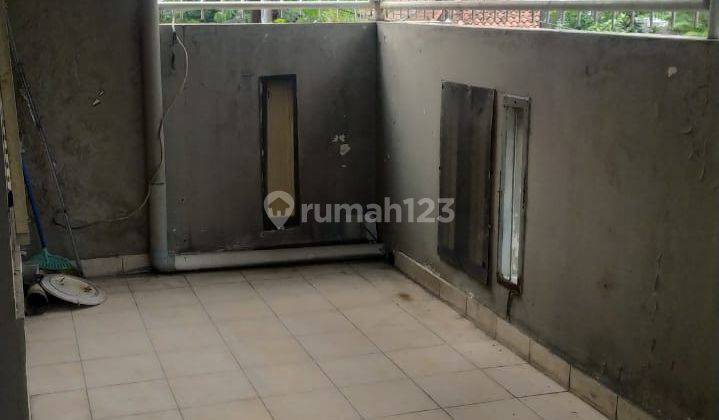 Rumah Dijual Cantik Minimalis di Taman Holis Indah 1 2