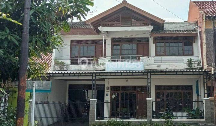 Rumah Besar Siap Huni 2 Lantai di Komplek Pharmindo 2