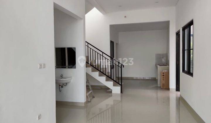 Jual Rumah Siap Huni di Taman Venesia Sentul City 2